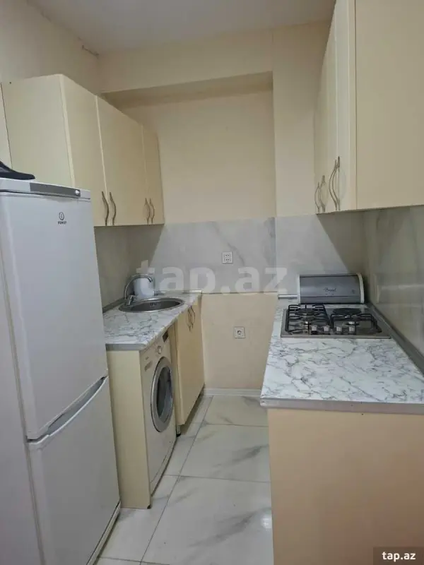 Kirayə verilir 2 otaqlı yeni tikili 65 m²
