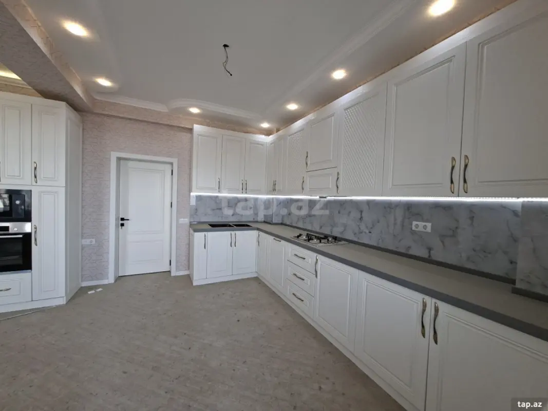 Satılır 4 otaqlı yeni tikili 165 m²