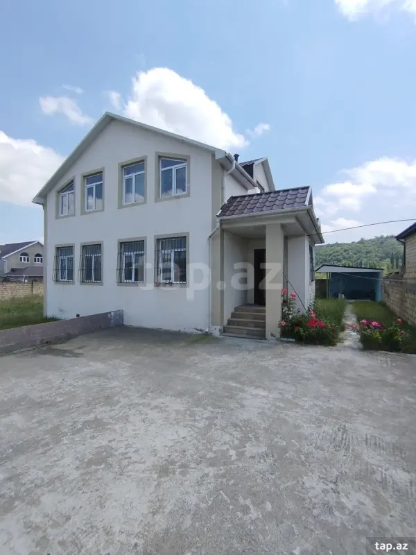 Kirayə verilir 5 otaqlı həyət evi 200 m²