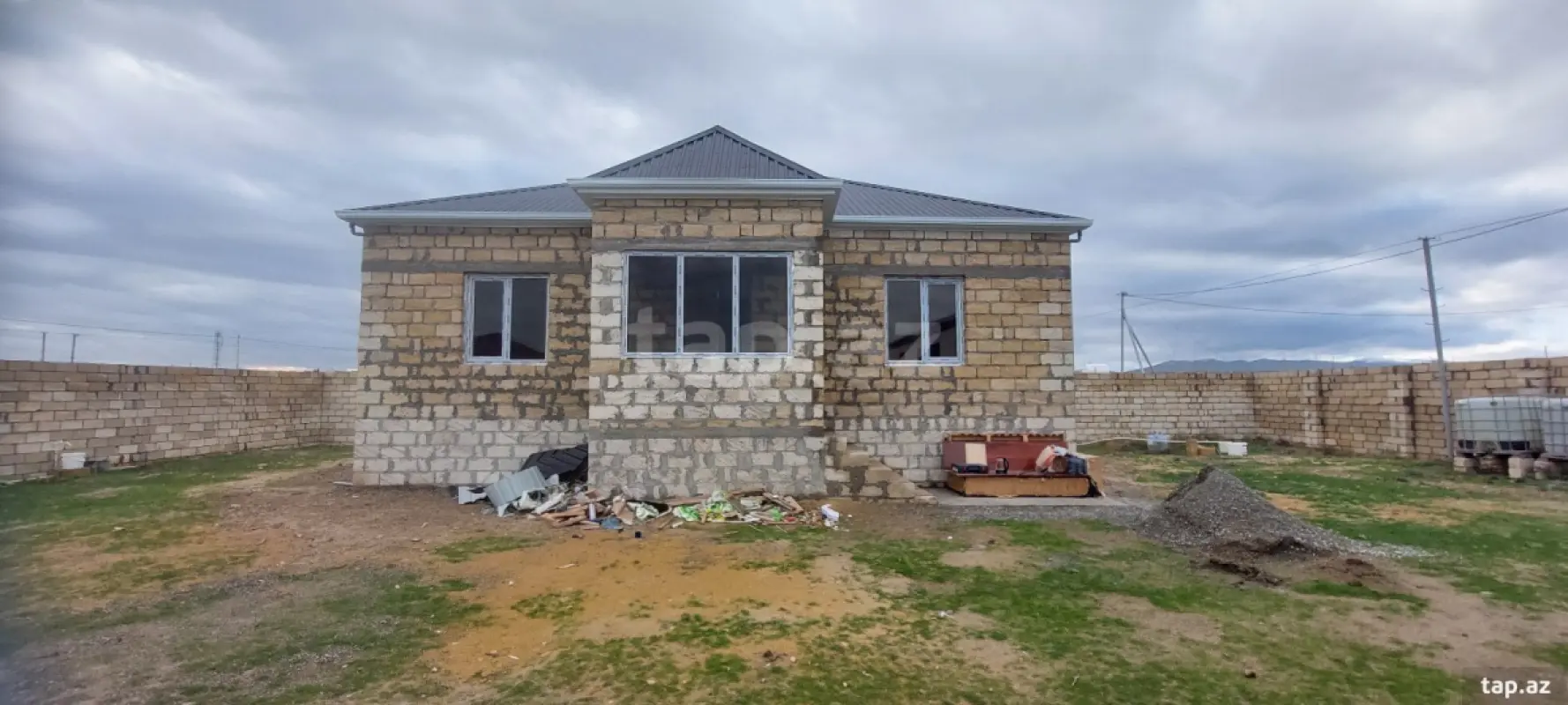 Satılır 3 otaqlı həyət evi 100 m²