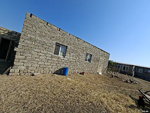 Satılır 3 otaqlı həyət evi 130 m² — Bakı 3 otaq 130.00 m²