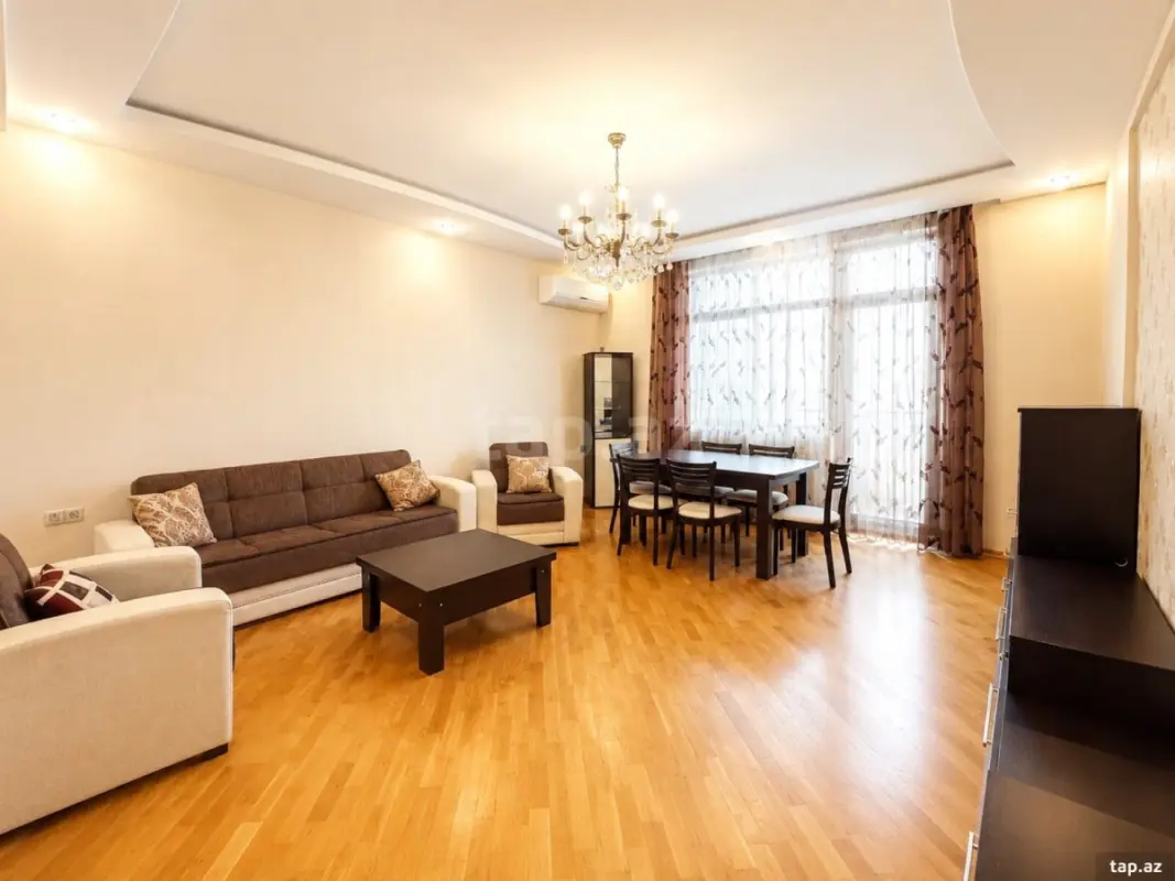 Kirayə verilir 3 otaqlı yeni tikili 145 m²