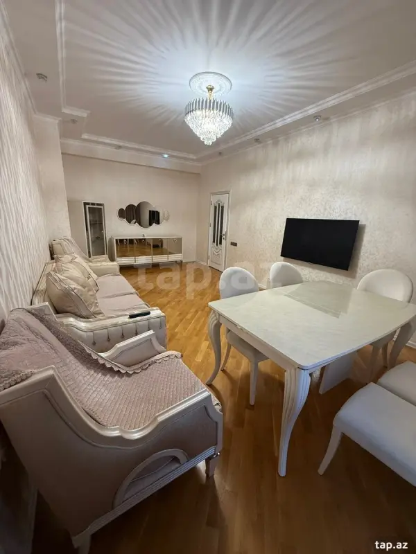 Kirayə verilir 2 otaqlı yeni tikili 75 m²