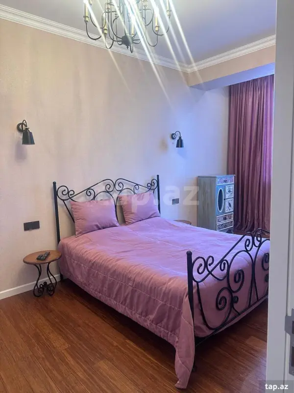 Kirayə verilir 3 otaqlı yeni tikili 150 m²
