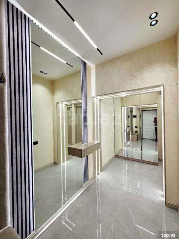 Satılır 2 otaqlı yeni tikili 76 m²