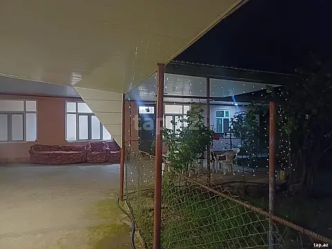 Kirayə verilir 4 otaqlı həyət evi 150 m² — Göygöl 4 otaq 150.00 m²