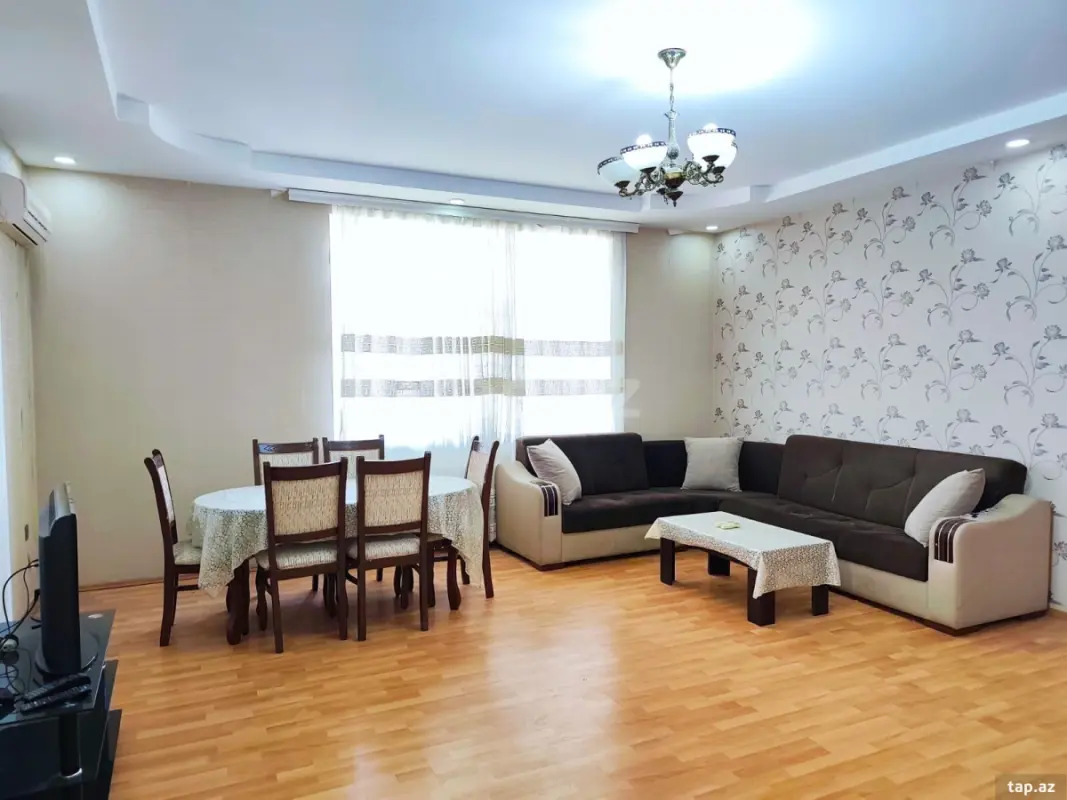 Kirayə verilir 3 otaqlı yeni tikili 140 m²