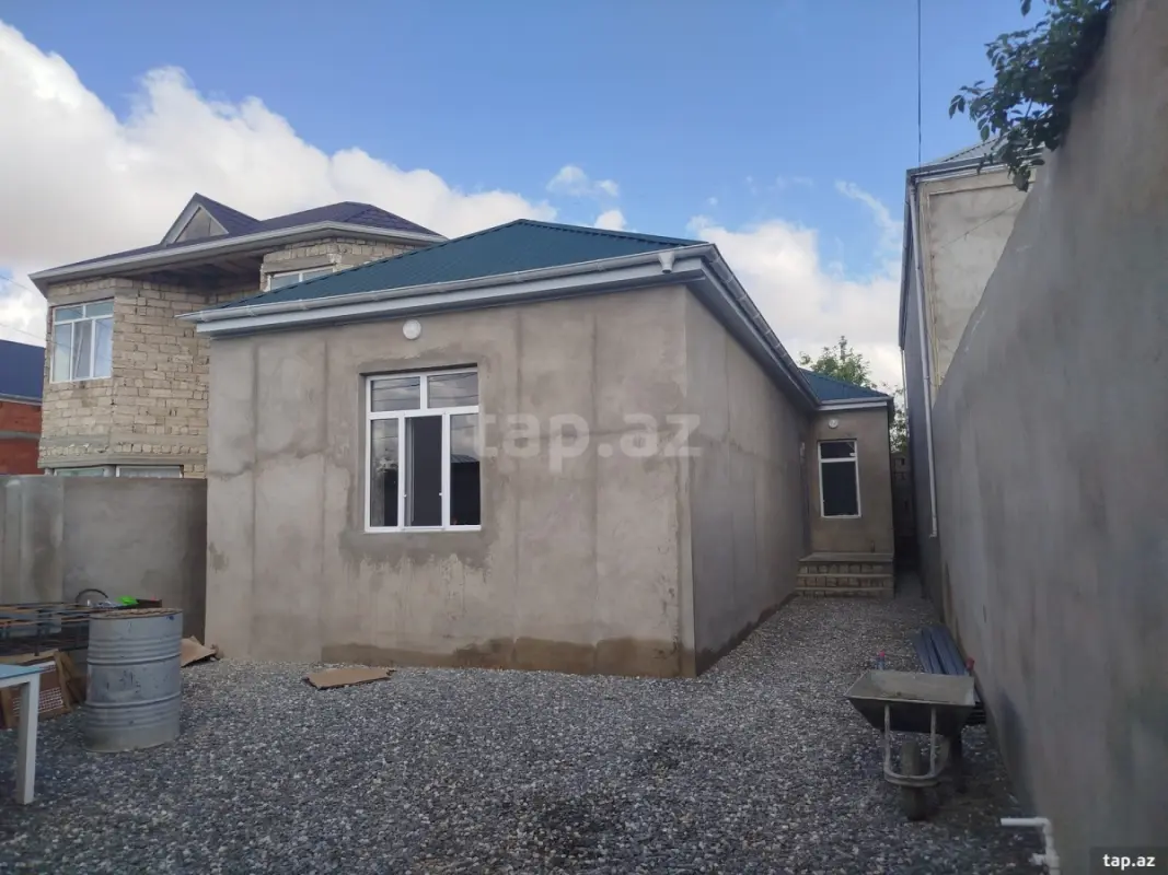 Satılır 3 otaqlı həyət evi 100 m²