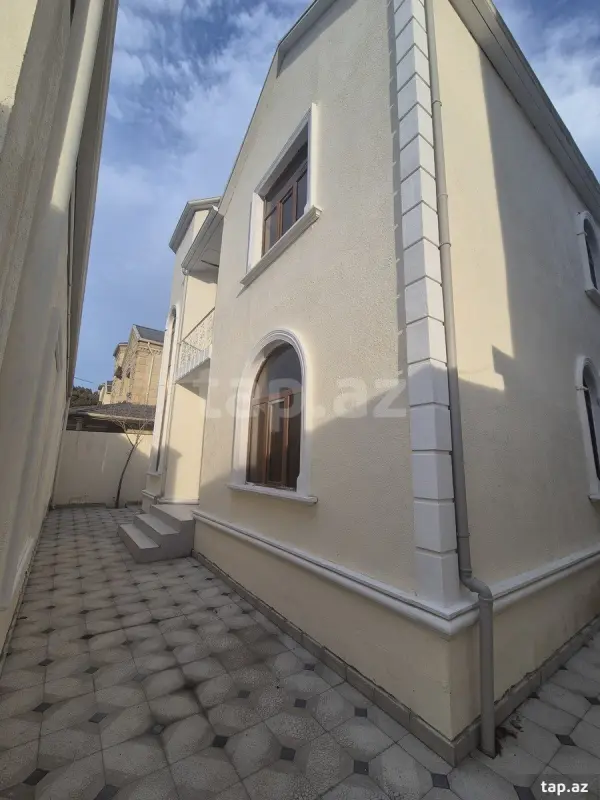 Satılır 4 otaqlı həyət evi 140 m²