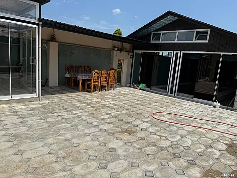 Kirayə verilir 4 otaqlı həyət evi 200 m² — Bakı, Novxanı 4 otaq 200.00 m²