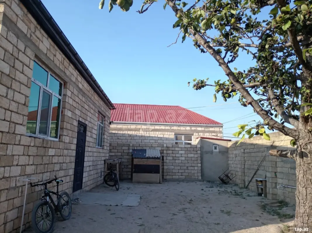 Satılır 4 otaqlı həyət evi 110 m²