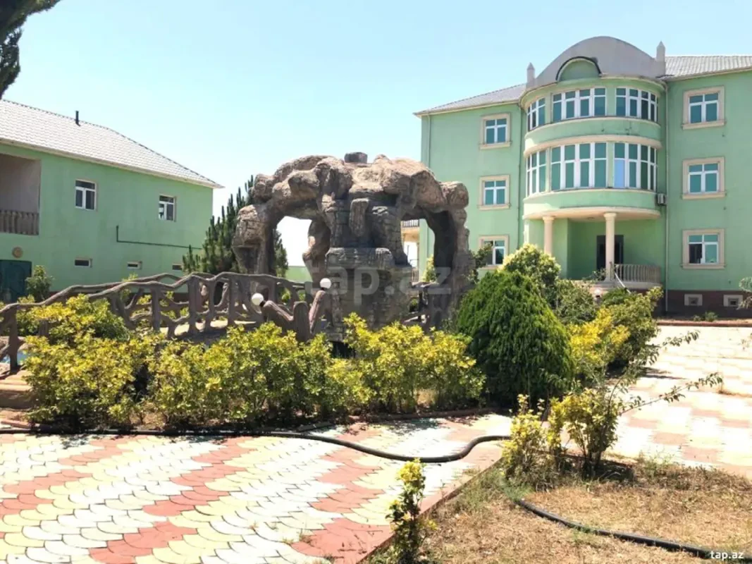 Satılır 7 otaqlı həyət evi 1150 m²