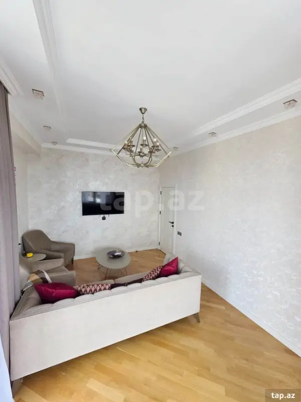 Satılır 2 otaqlı yeni tikili 67 m²