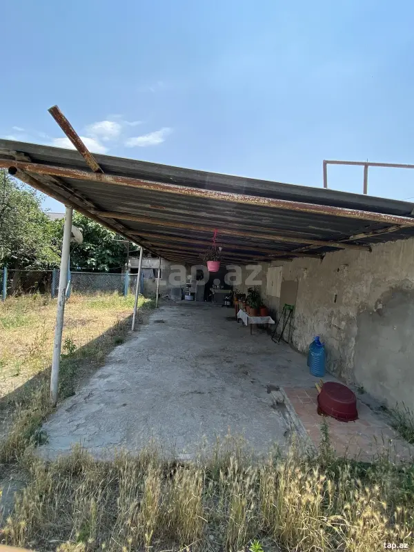 Satılır 5 otaqlı həyət evi 8 m²