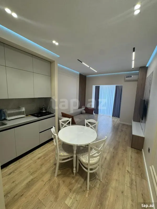 Kirayə verilir 2 otaqlı yeni tikili 70 m²