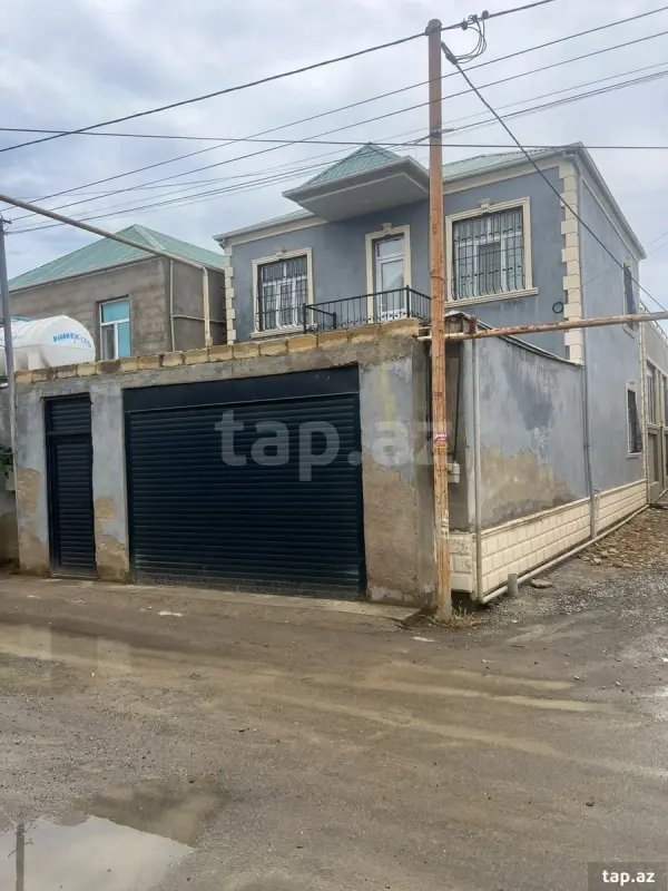 Satılır 5 otaqlı həyət evi 180 m²