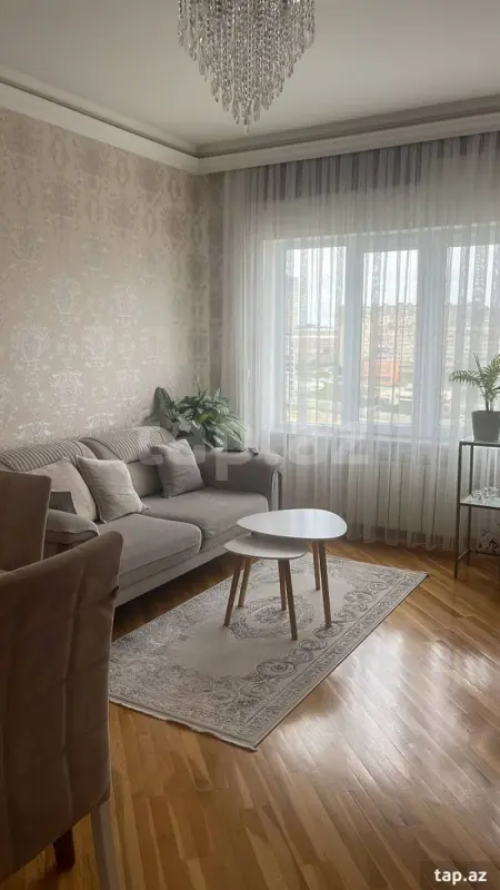 Satılır 4 otaqlı mənzil 110 m²