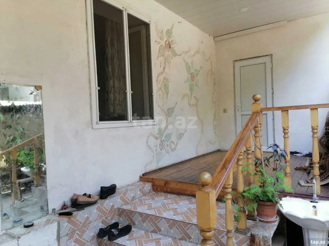 Satılır 6 otaqlı mənzil 160 m²