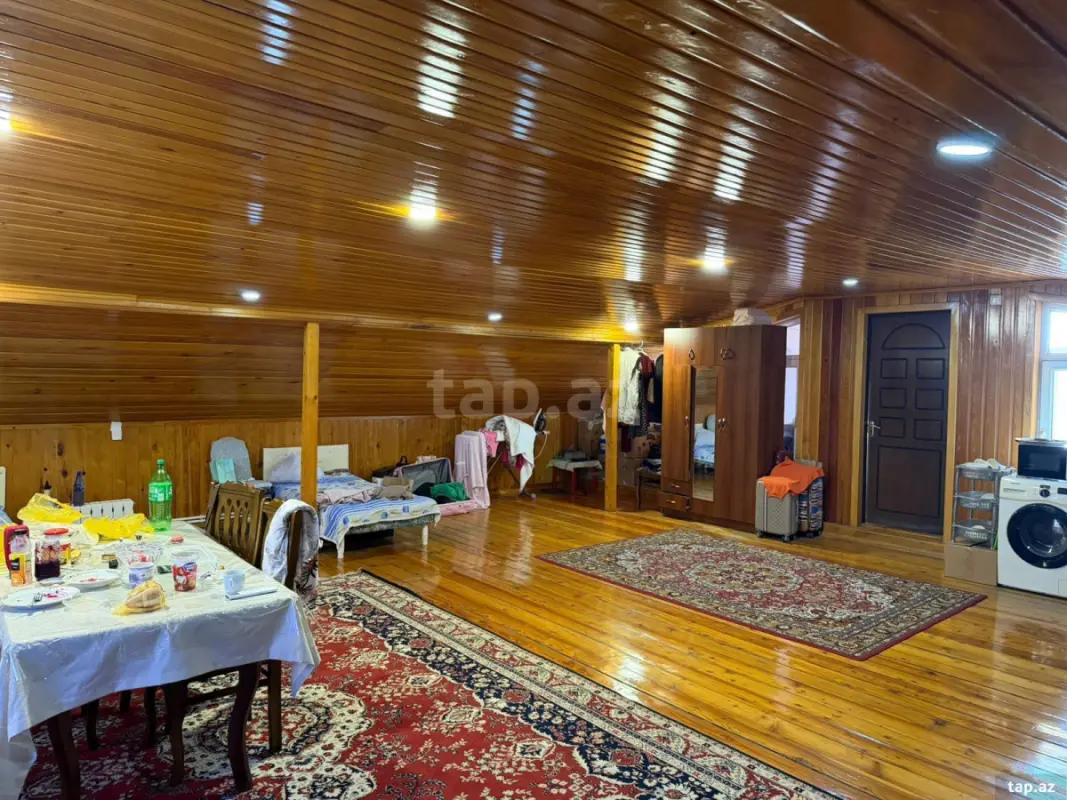 Satılır 5 otaqlı həyət evi 213 m²