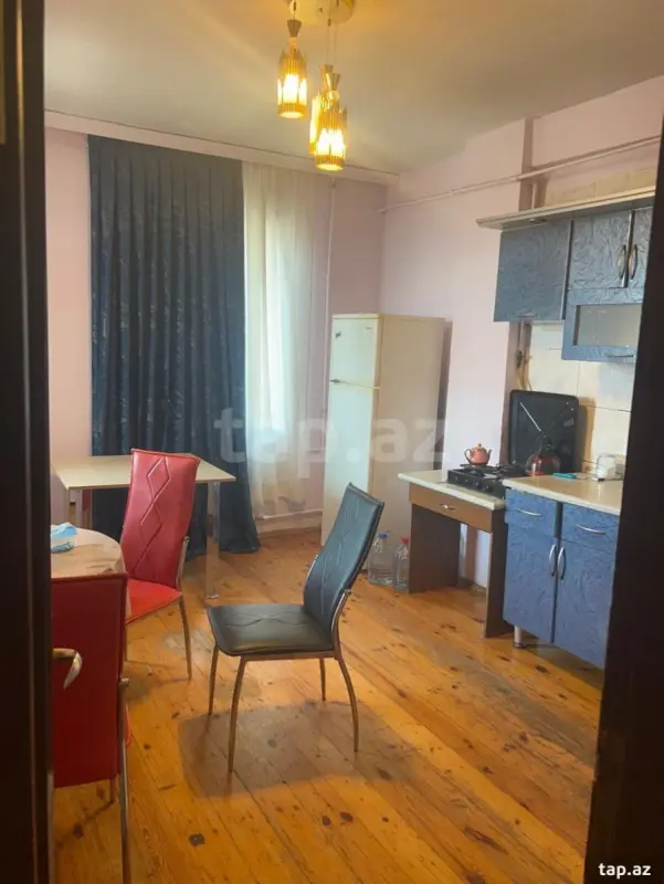 Kirayə verilir 2 otaqlı mənzil 90 m²