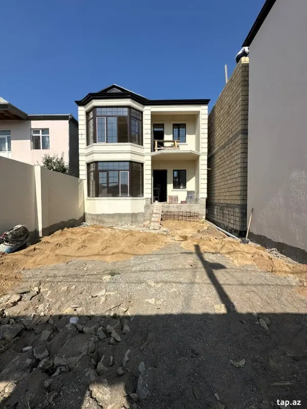 Satılır 4 otaqlı həyət evi 200 m²
