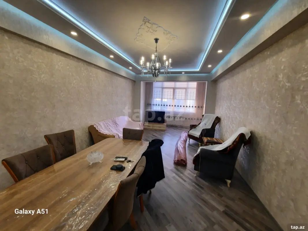 Kirayə verilir 3 otaqlı yeni tikili 100 m²