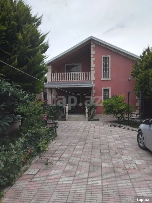 Satılır 6 otaqlı həyət evi 240 m²