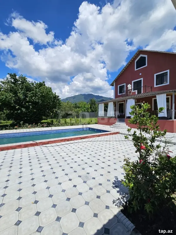 Kirayə verilir 6 otaqlı həyət evi 180 m²