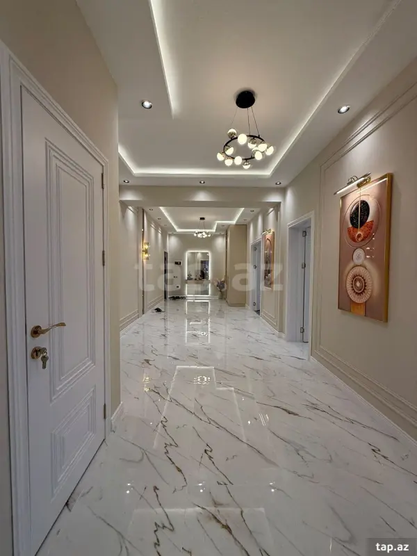 Satılır 3 otaqlı yeni tikili 135 m²