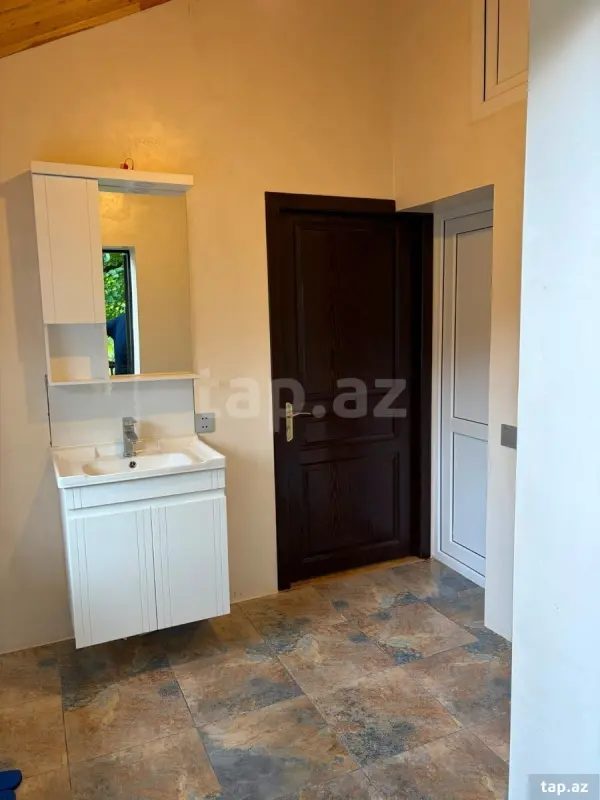 Kirayə verilir 6 otaqlı həyət evi 150 m²