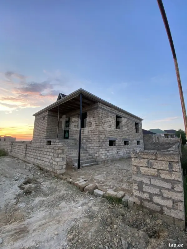 Satılır 4 otaqlı həyət evi 130 m²