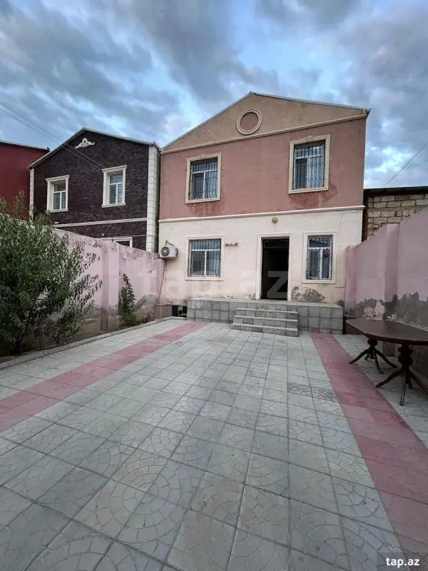Satılır 4 otaqlı həyət evi 100 m²