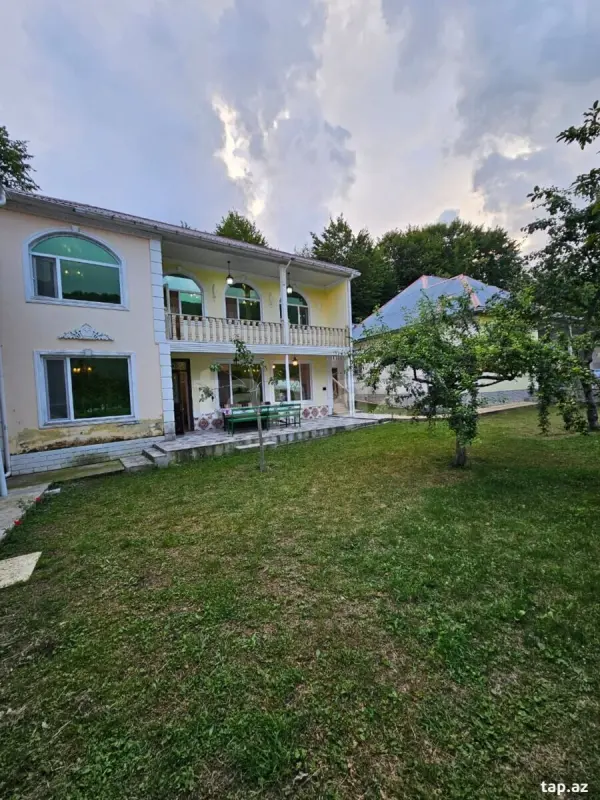 Kirayə verilir 6 otaqlı həyət evi 120 m²