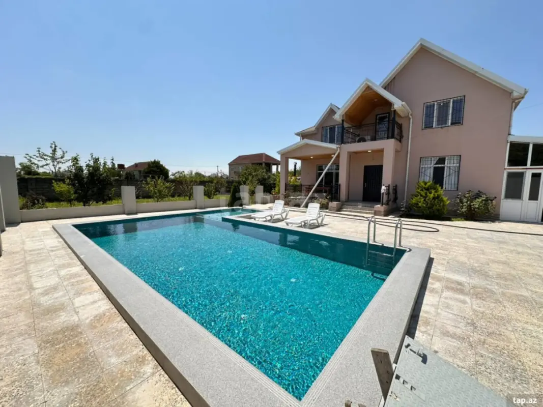 Kirayə verilir 6 otaqlı həyət evi 200 m²