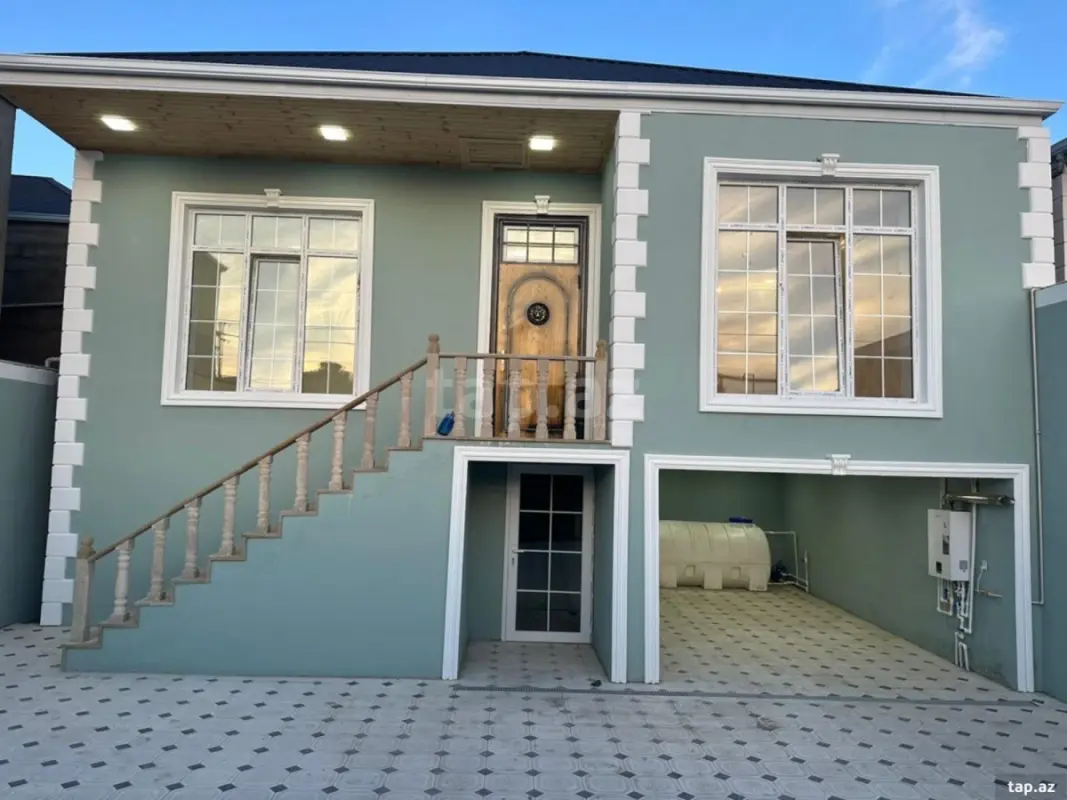 Satılır 4 otaqlı həyət evi 140 m²