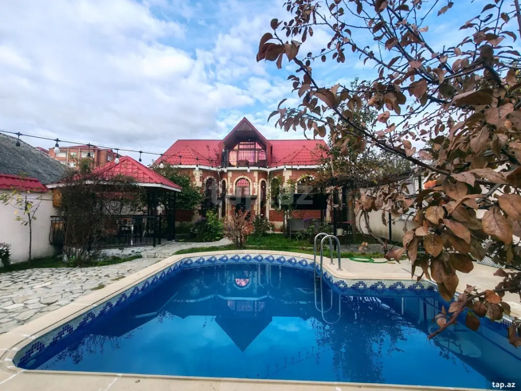 Kirayə verilir 4 otaqlı həyət evi 250 m²