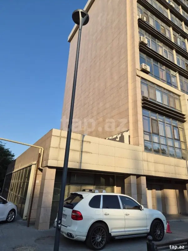 Satılır 3 otaqlı mənzil 106 m²