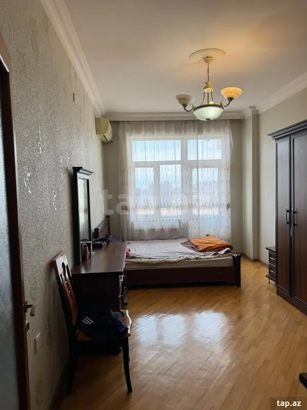 Satılır 3 otaqlı yeni tikili 138 m²