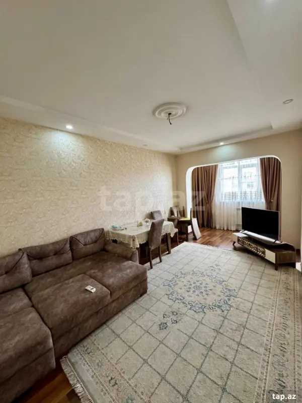 Satılır 4 otaqlı mənzil 105 m²