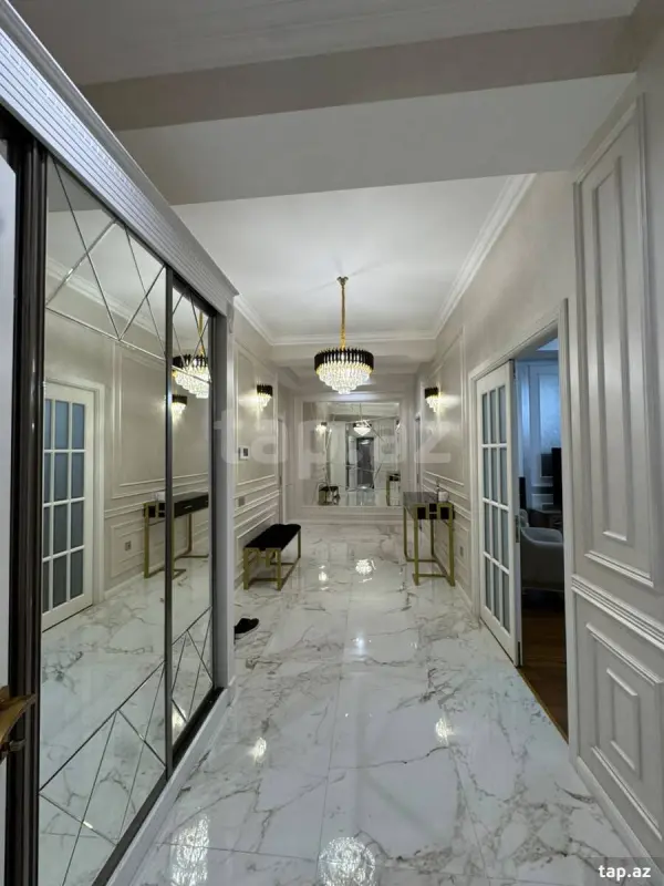 Kirayə verilir 3 otaqlı yeni tikili 140 m²