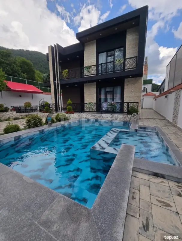 Kirayə verilir 5 otaqlı həyət evi 300 m²
