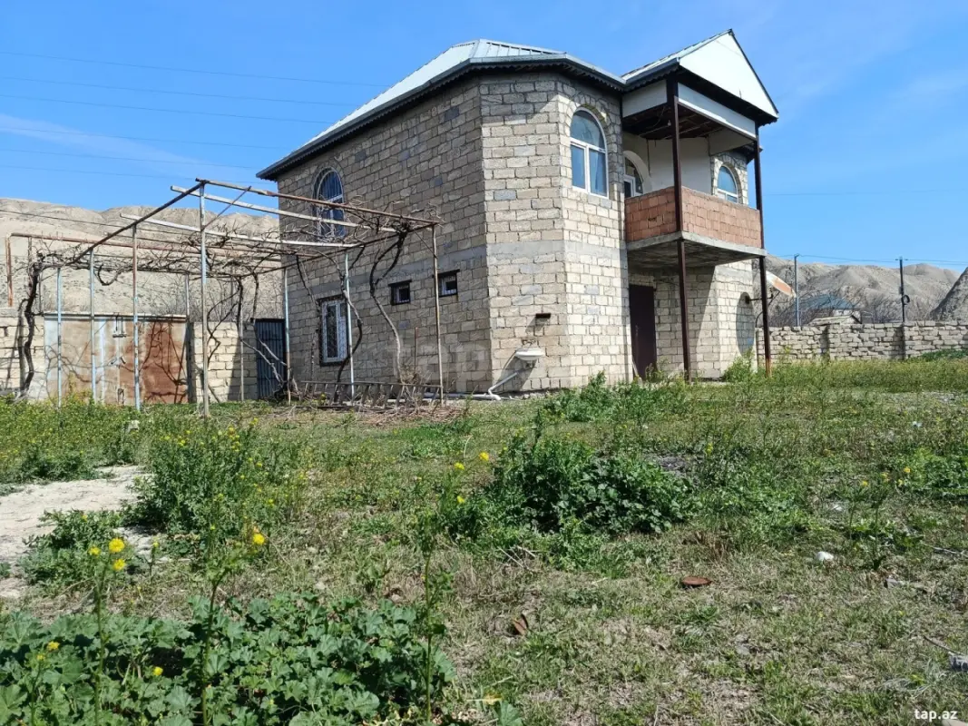 Satılır 5 otaqlı həyət evi 100 m²