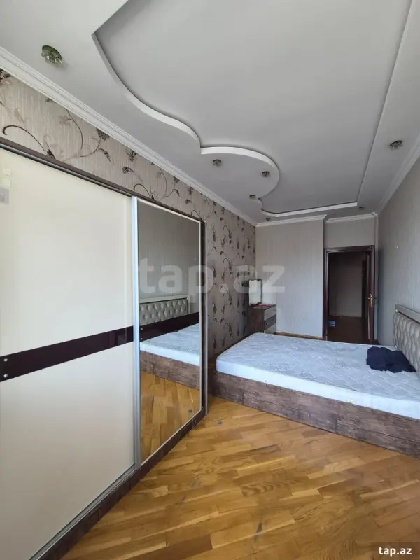 Kirayə verilir 2 otaqlı yeni tikili 70 m²