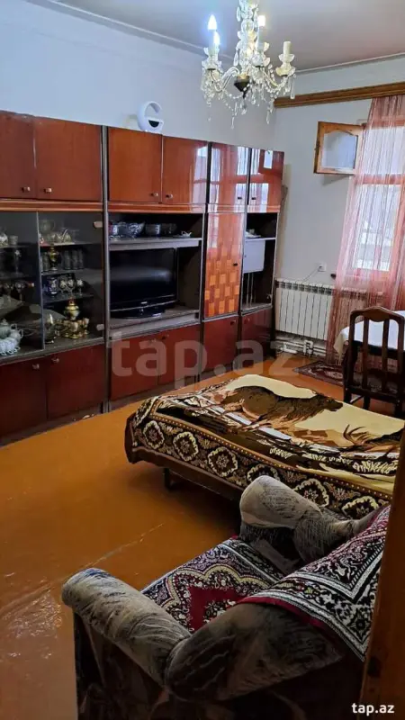 Satılır 5 otaqlı mənzil 110 m²