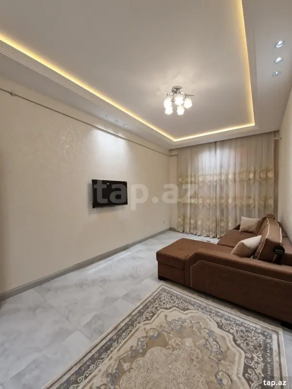 Kirayə verilir 3 otaqlı yeni tikili 65 m²
