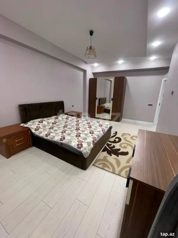 Kirayə verilir 3 otaqlı yeni tikili 135 m²