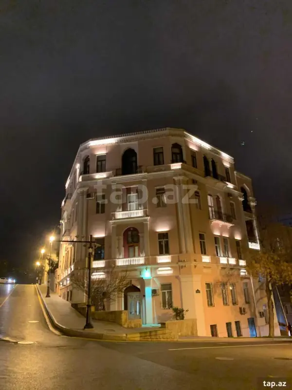 Kirayə verilir 2 otaqlı mənzil 102 m²