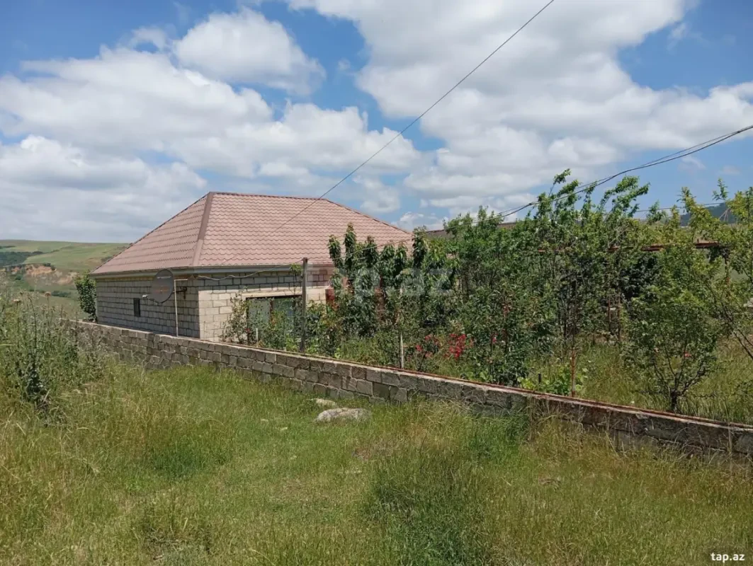Satılır 3 otaqlı həyət evi 100 m²