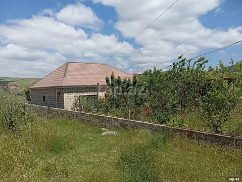 Satılır 3 otaqlı həyət evi 100 m² — Şamaxı 3 otaq 100.00 m²