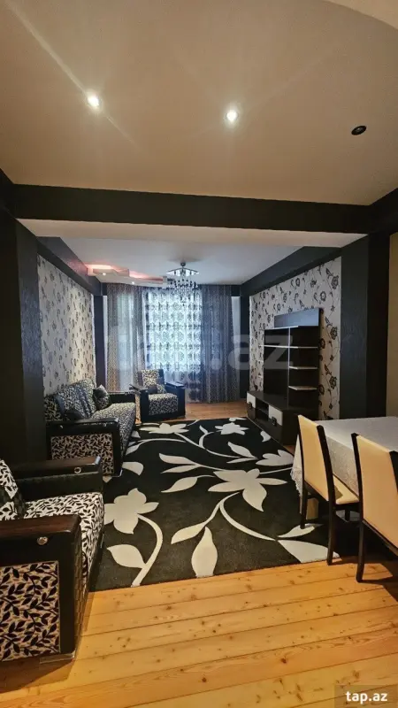 Satılır 3 otaqlı yeni tikili 115 m²